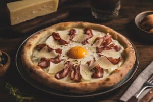 Pizza carbonara